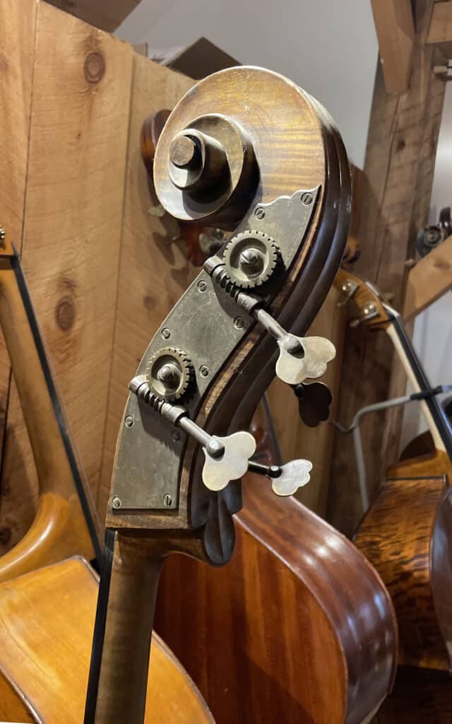 Juzek MasterArt Bass Project scroll